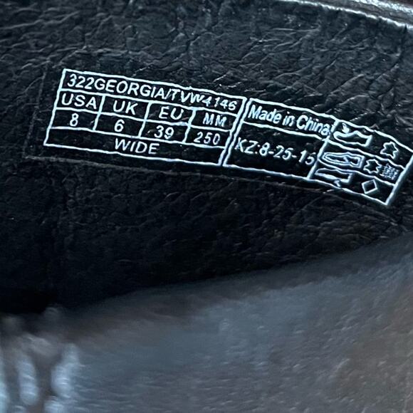 New! Vionic Georgia Studded Leather Block Heel Ankle Boot Women’s Size 8 Wide - Picture 9 of 10